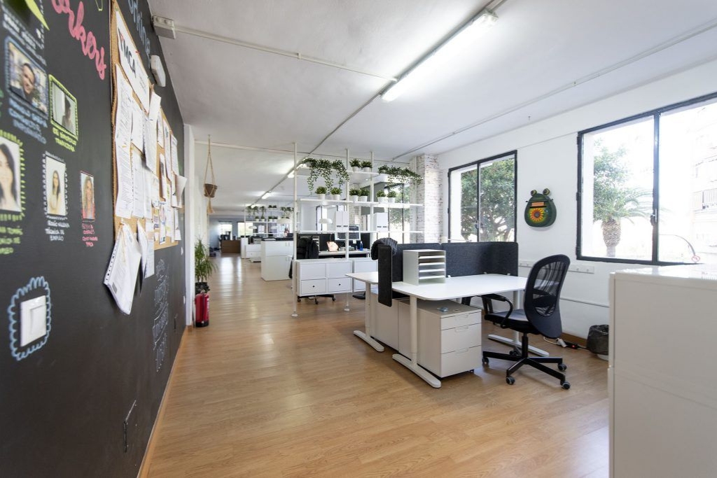 premium desk 3