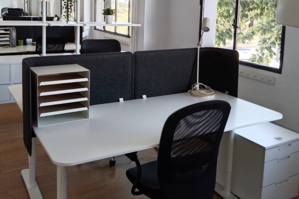 premium desk 4